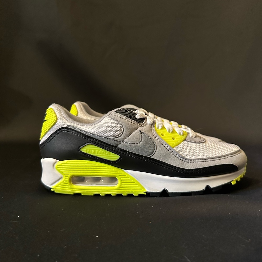Nike shoes no box
